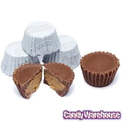 Reese's Peanut Butter Cups Miniatures - White: 200-Piece Bag -Candy Store reese s peanut butter cups miniatures white 200 piece bag candy warehouse 4